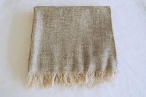 LINNET Linen Cashmere shawl Photo
