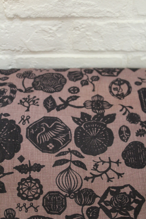 リネンプリント 花図案の吹き寄