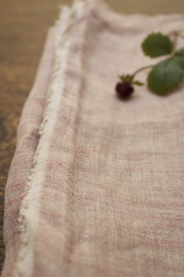 Photo LINNET Linen Double Gause Wild Strawberry