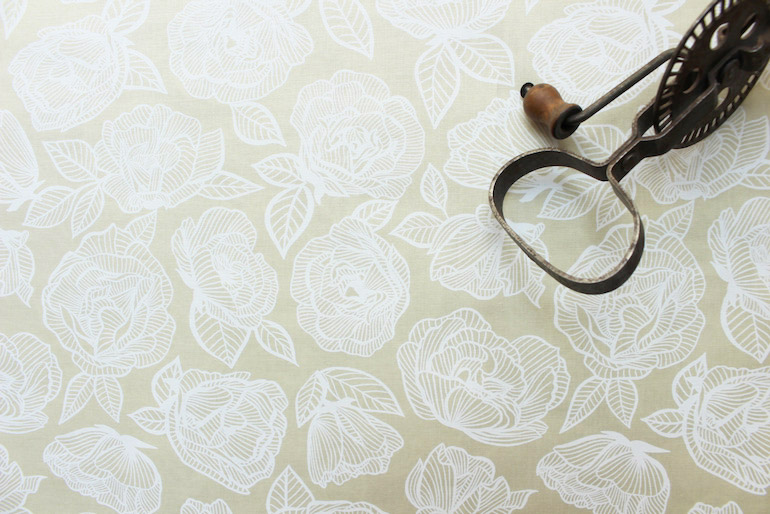 Jpi first light 4フローラルレース
<br />ベージュ