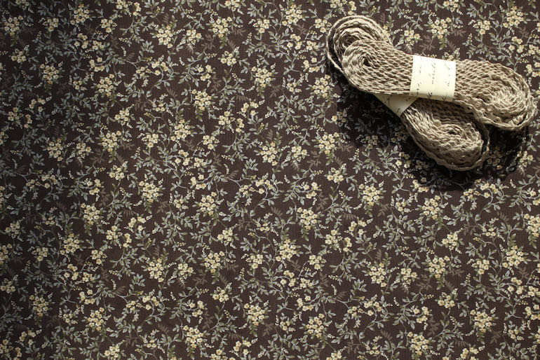 JP小さな花コール天<br />茶色