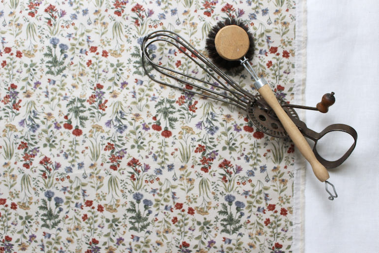 JP花の祭典コール天<br />オフ白