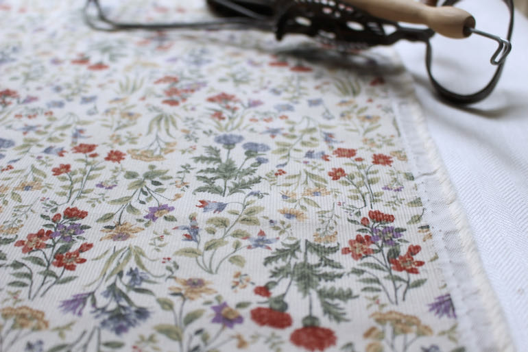 JP花の祭典コール天<br />オフ白