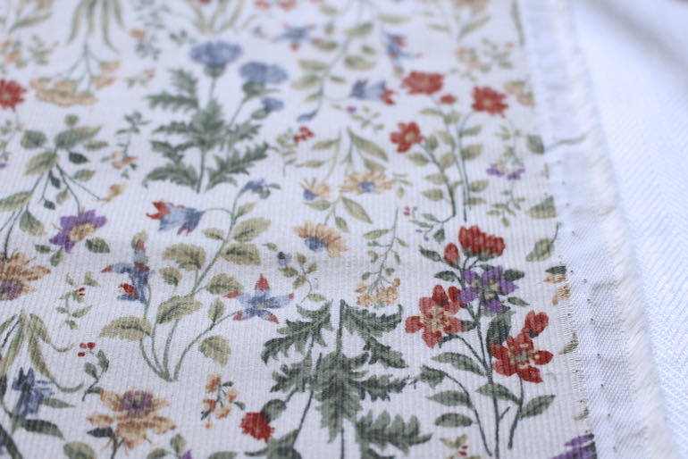 JP花の祭典コール天<br />オフ白