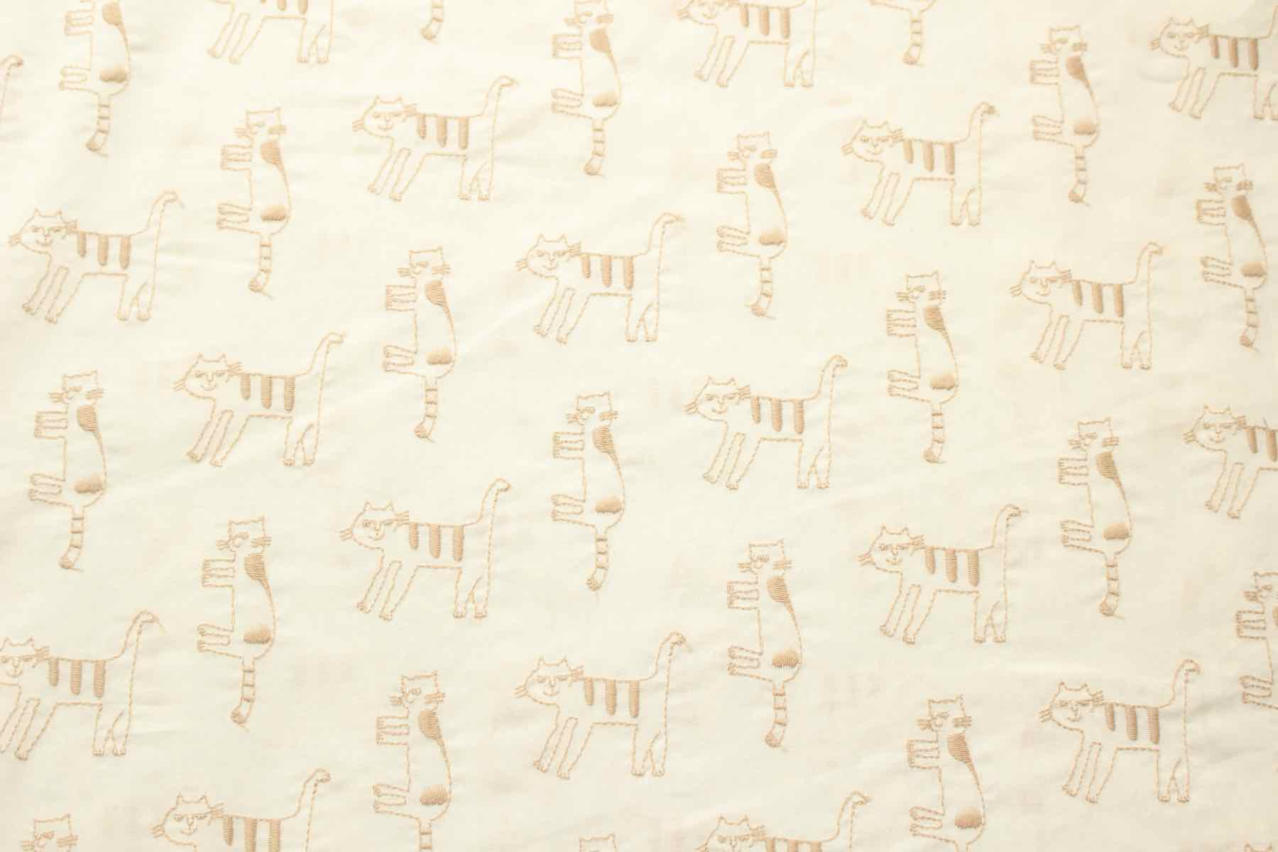 Jc６０ローン刺繍ネコ<br />オフ~ベ-ジュ