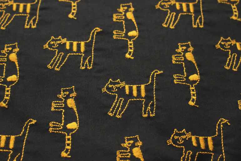 Jc６０ローン刺繍ネコ<br />黒-茶