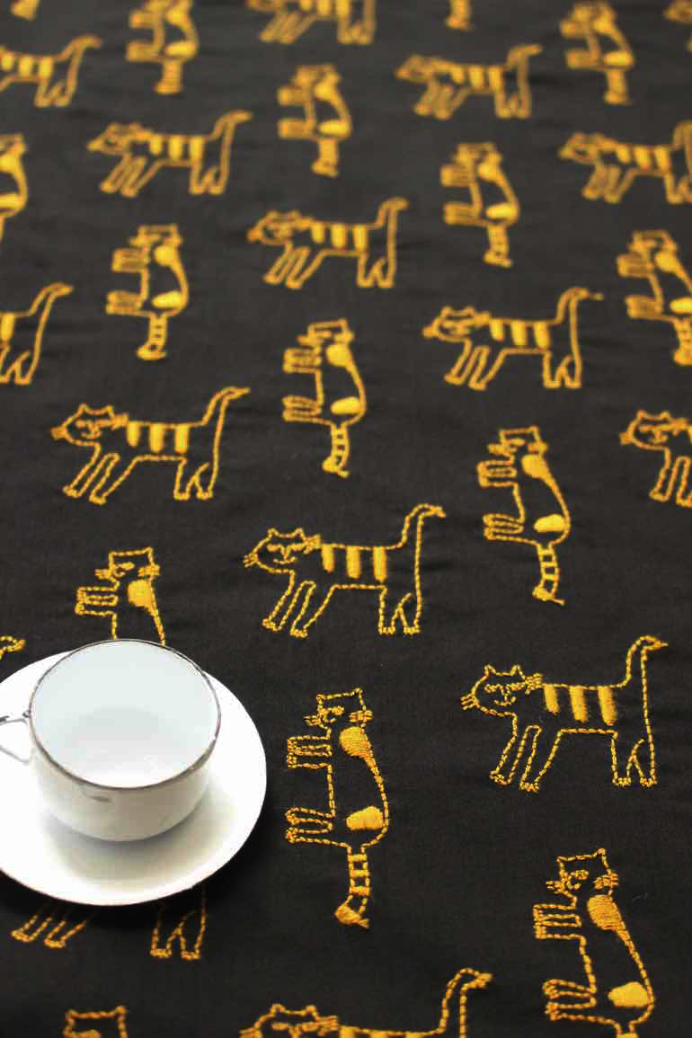 Jc６０ローン刺繍ネコ<br />黒-茶