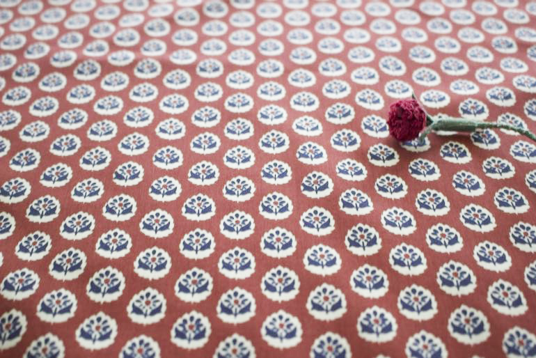 jc小紋フラワー　ラフィーユ<br />茶色