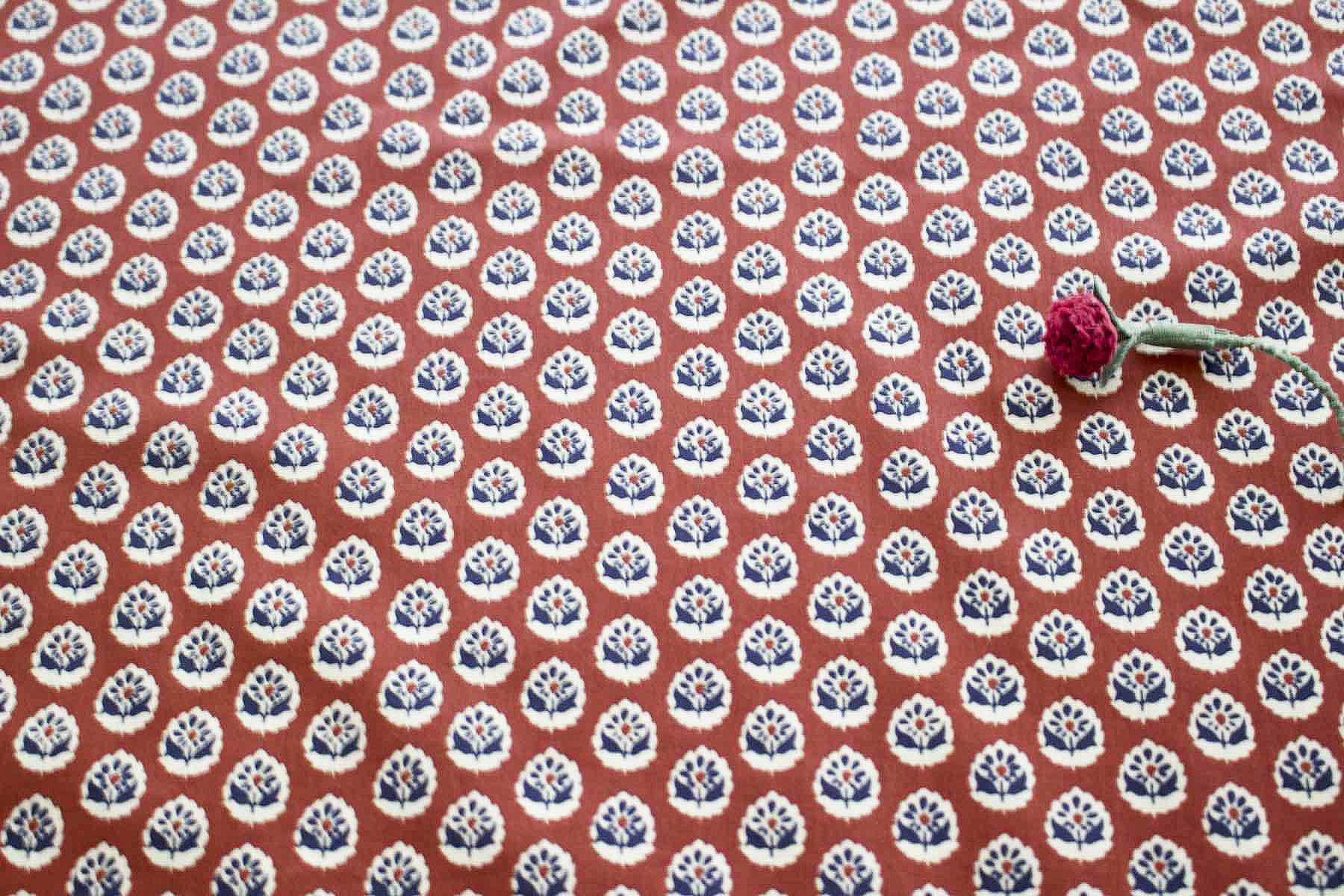 jc小紋フラワー　ラフィーユ<br />茶色