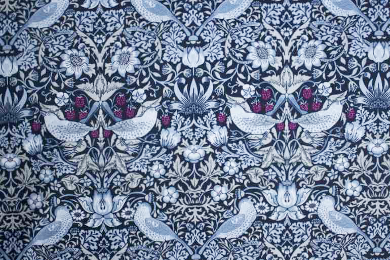 Ji いちごどろぼう　シーチングF<br />黒×ライトグレ-ベ-ジュ