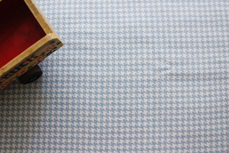 Jpi 青い湖のフランネル　ハウンドツース<br />ホワイトサンド