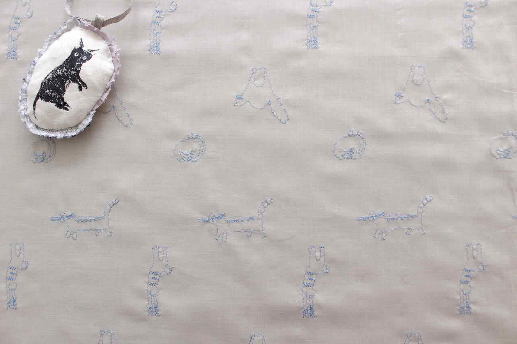 Jc刺繍ねこ細ライン60ローン<br />ベ-ジュ×ブル-
