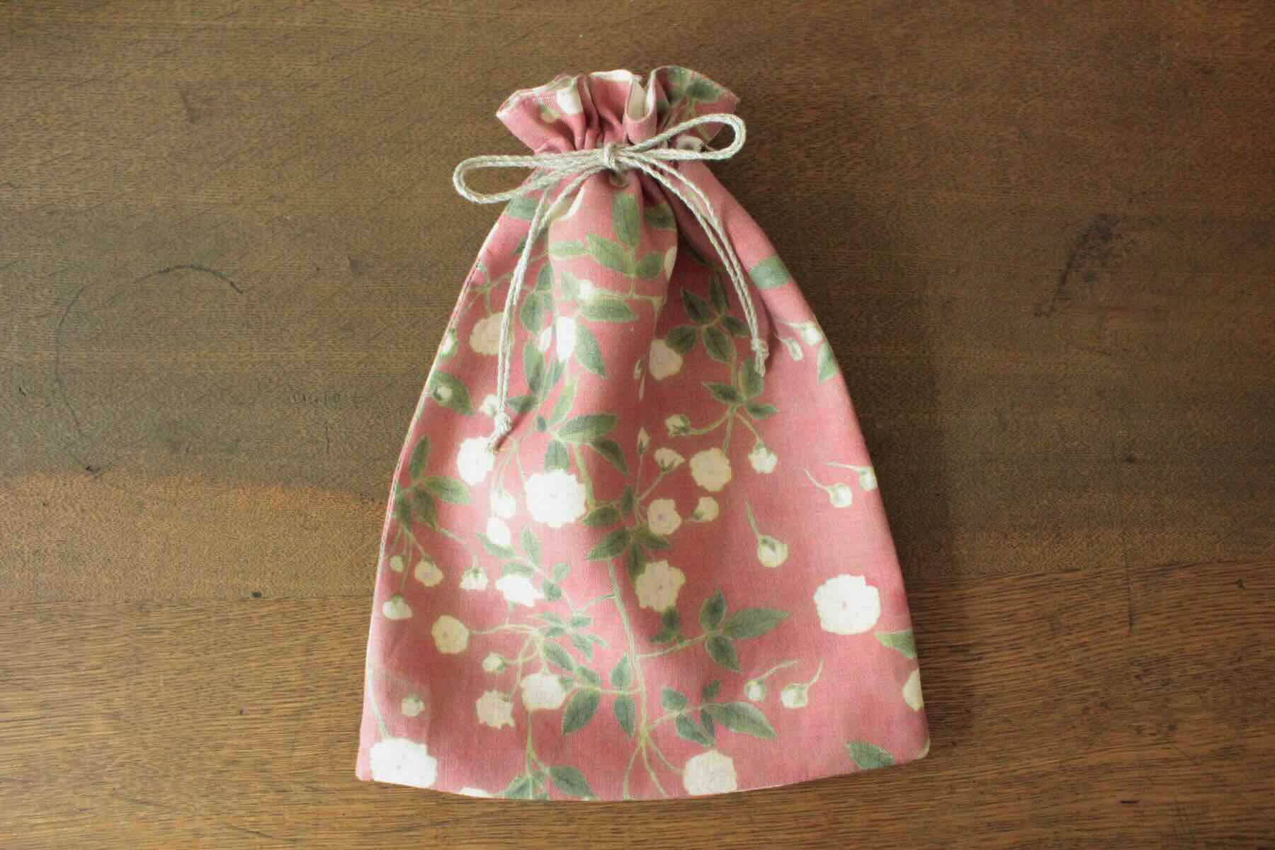 リネンプリントの巾着セット<br />モッコウバラ　紅樺色