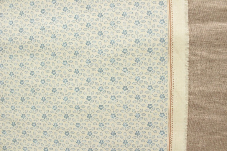 Sacre Blue　French General <br />小花　白