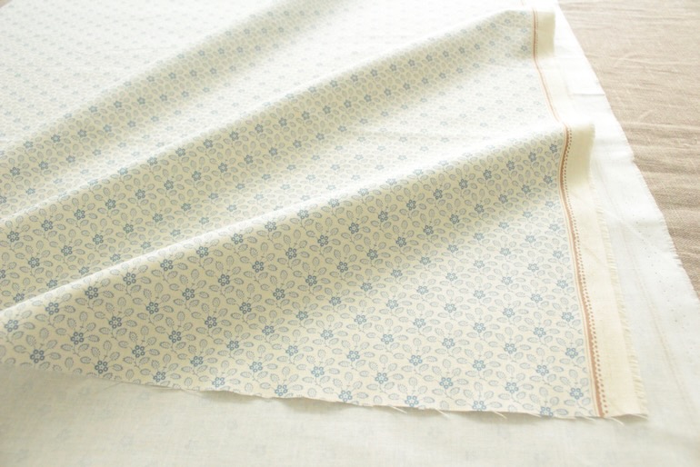 Sacre Blue　French General <br />小花　白