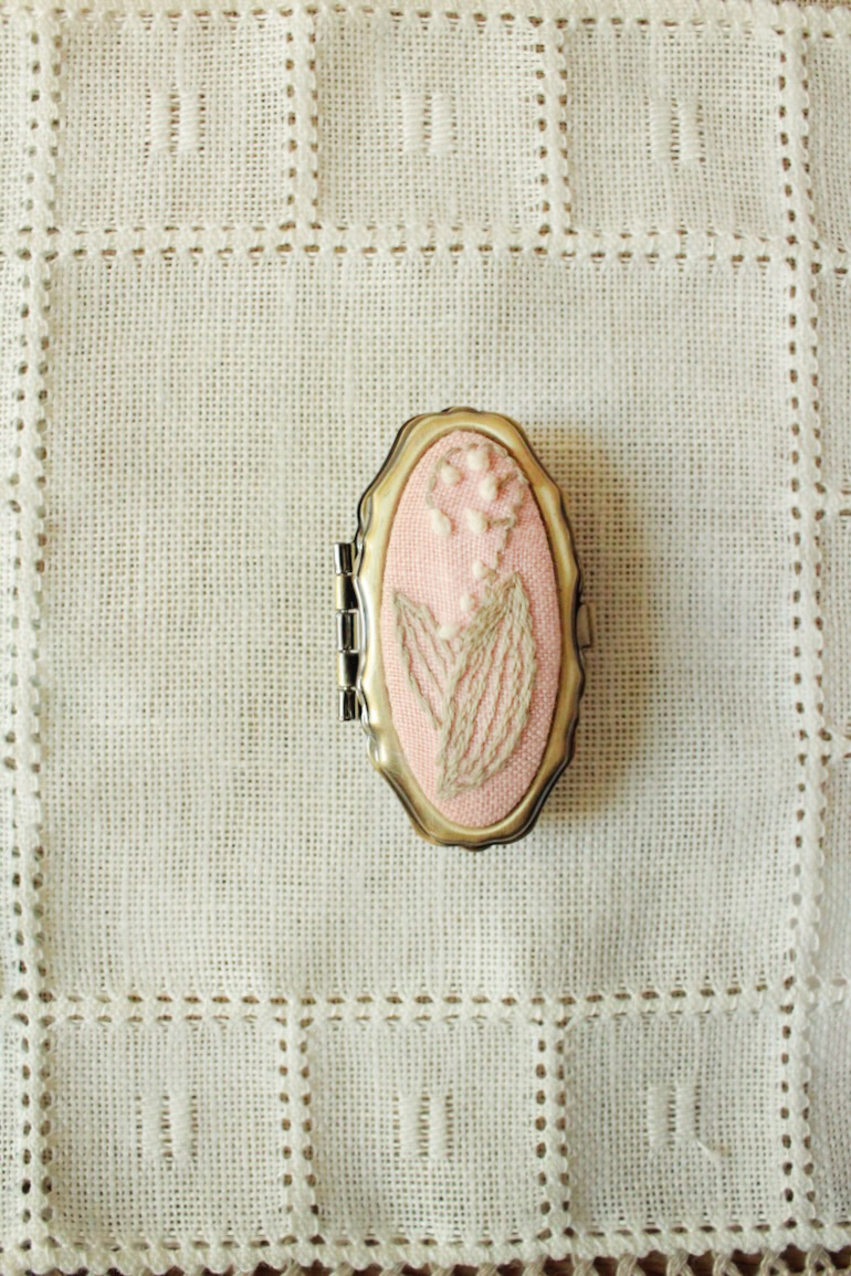 たなかあゆみ2025刺繍小箱<br />すずらんピンクA
