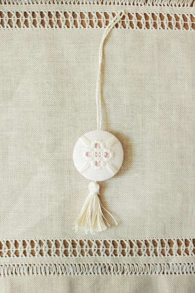 たなかあゆみ2025<br />刺繍タッセル
