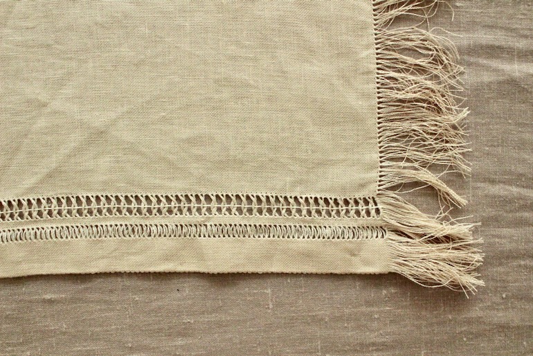 たなかあゆみ2025<br />刺繍10ライトベ-ジュ