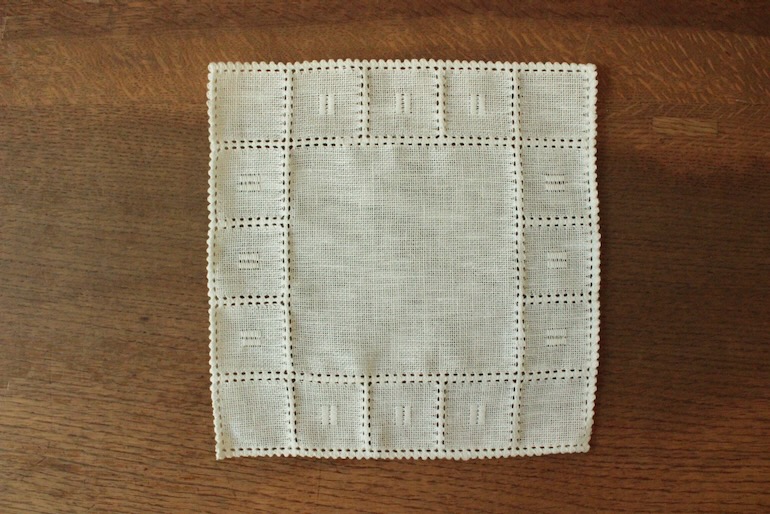 たなかあゆみ2025<br />刺繍12白