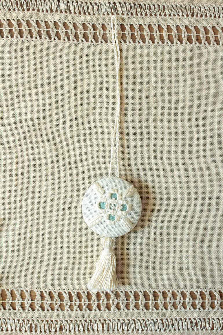 たなかあゆみ2025<br />刺繍タッセルB