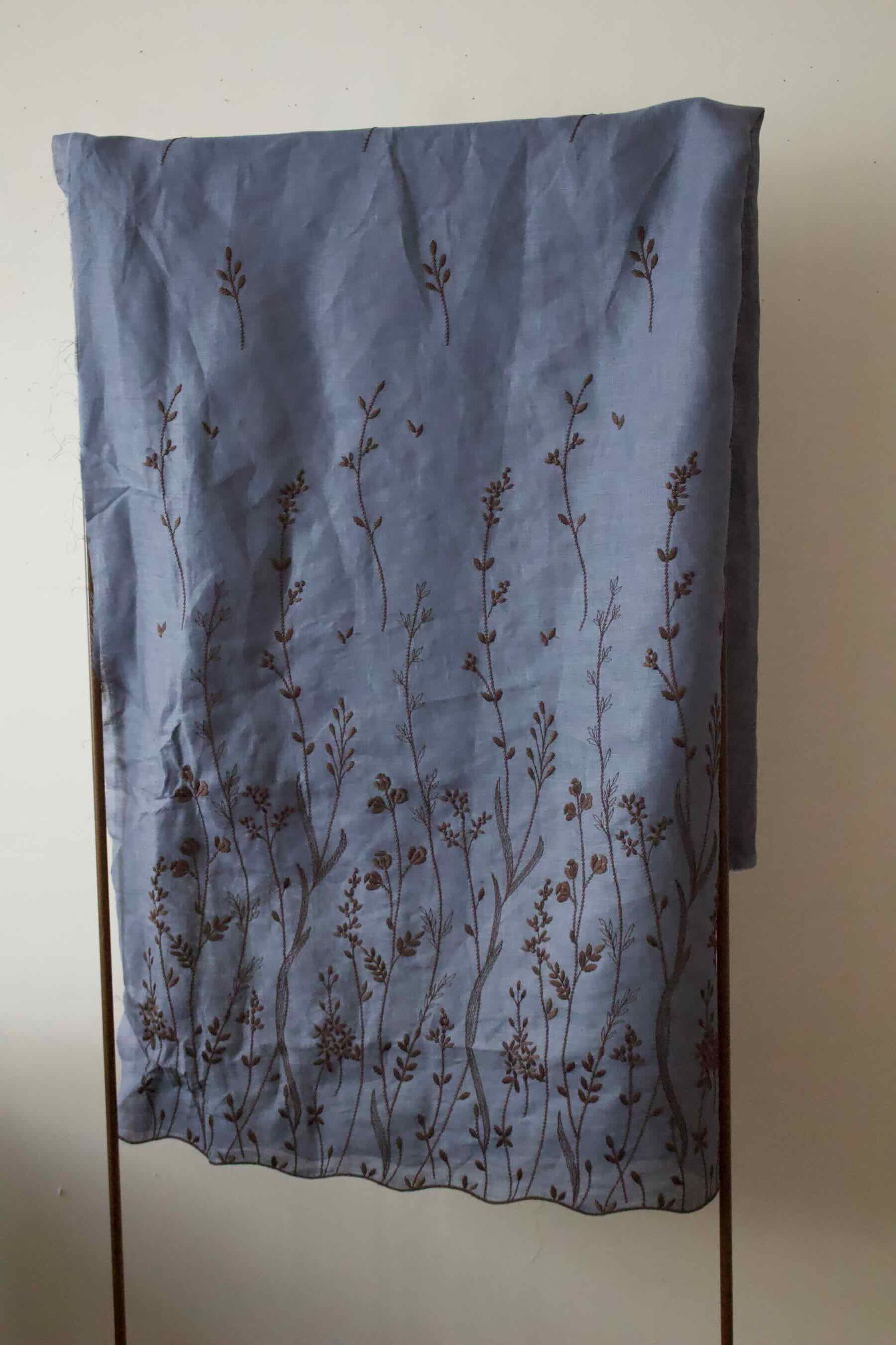 F刺繍スカラップリネン 草むら<br />インディゴ