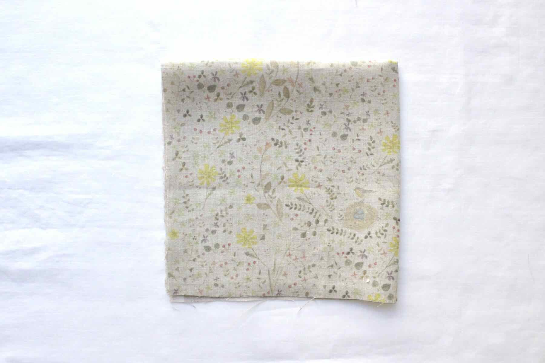 リネンプリントカットクロス35cm×35cm<br />コマドリFlax