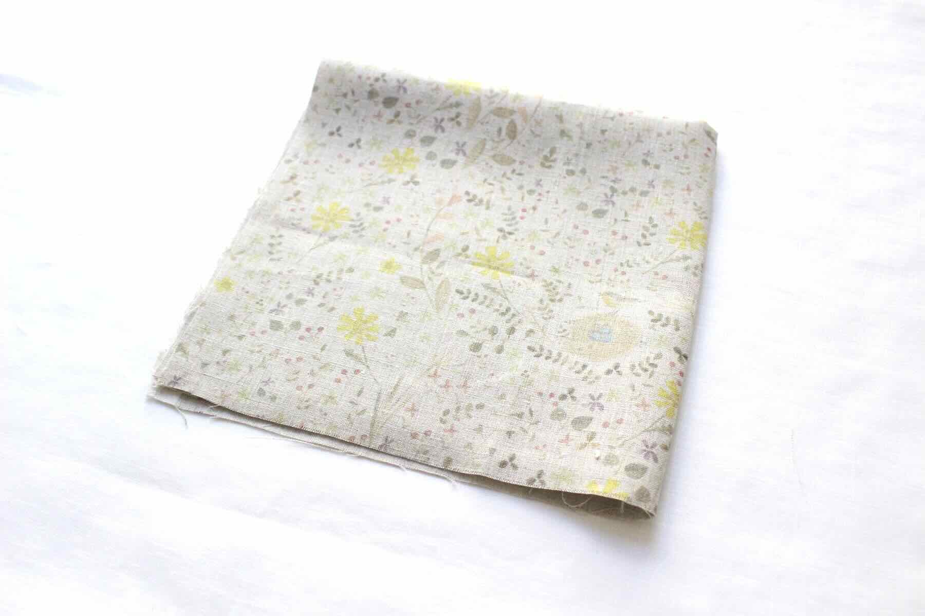 リネンプリントカットクロス35cm×35cm<br />コマドリFlax