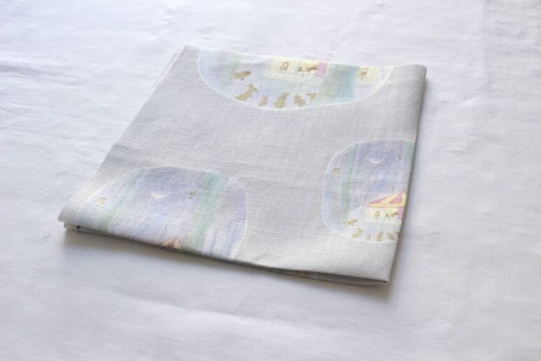 リネンプリントカットクロス35cm×35cm<br />カ-ニバルシルバ-グレ-