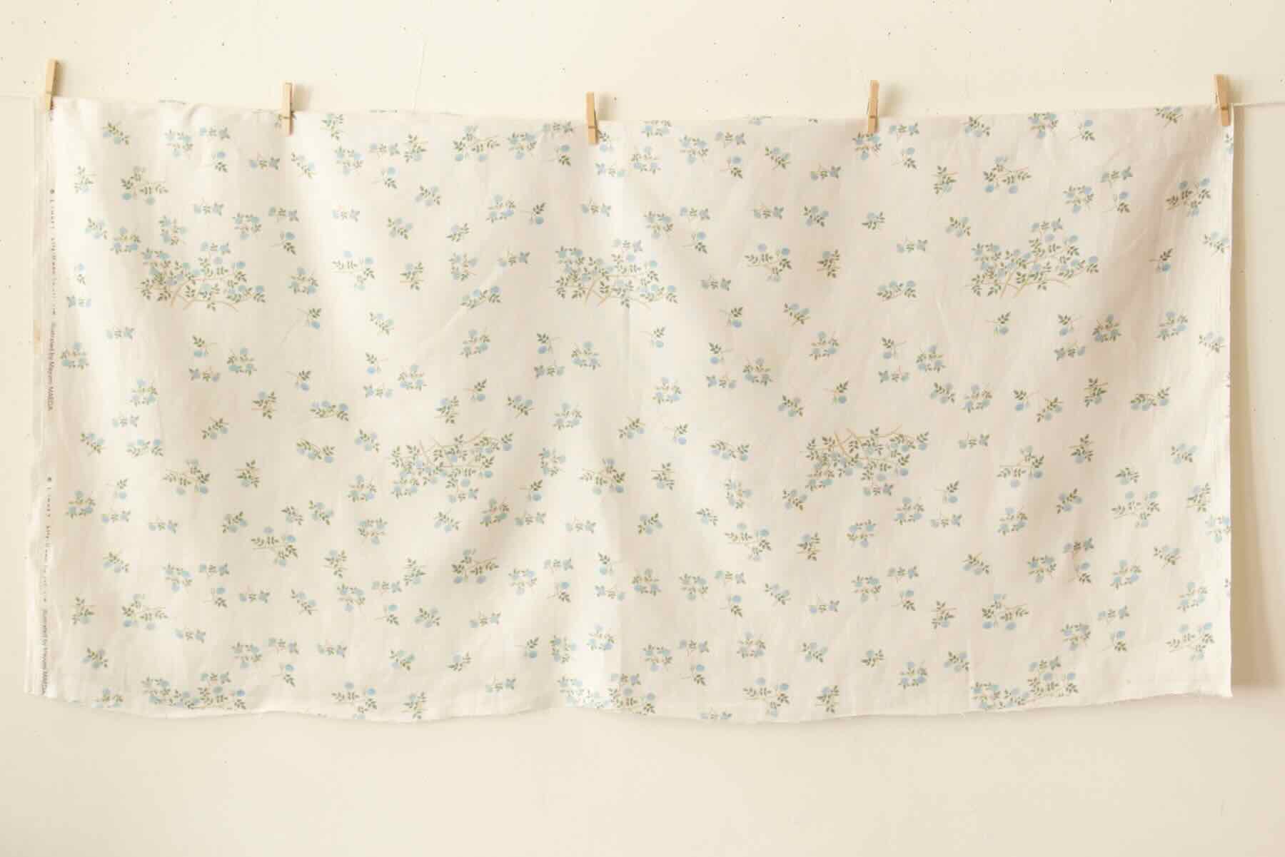 LINNET リネンプリント　青い薔薇<
