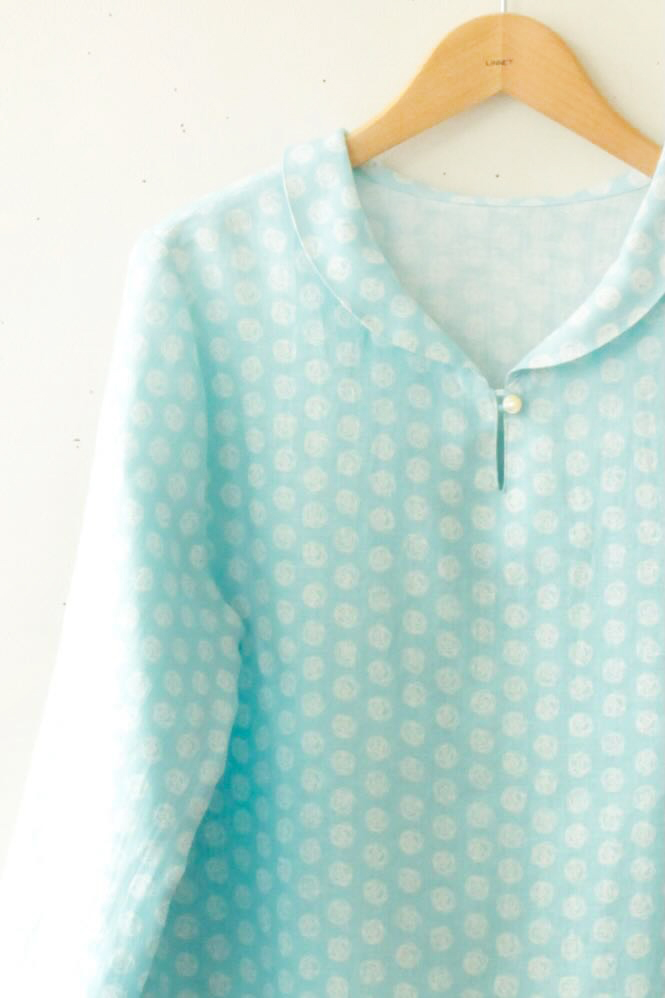PD　No8へちま衿ブラウス<br />ロ-ズドットサックスブル-