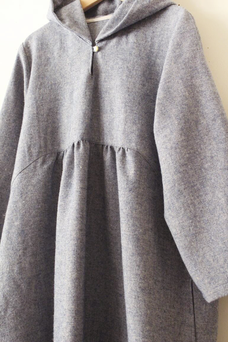 PDNo.120 フード付きワンピース　リネンウール<br />ラビズラズリ