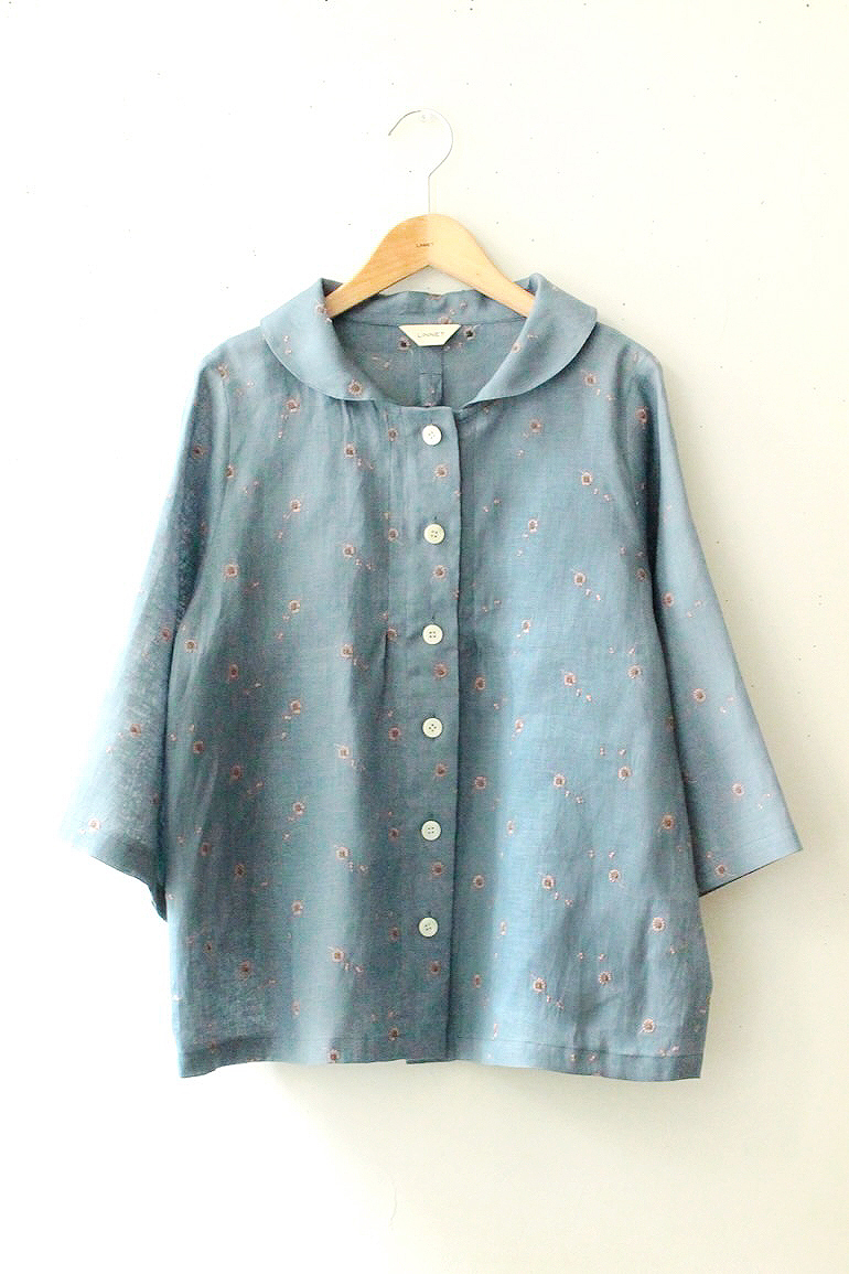 PDNo.126大きめヘチマ衿ブラウス　<br />F刺繍　舞う花