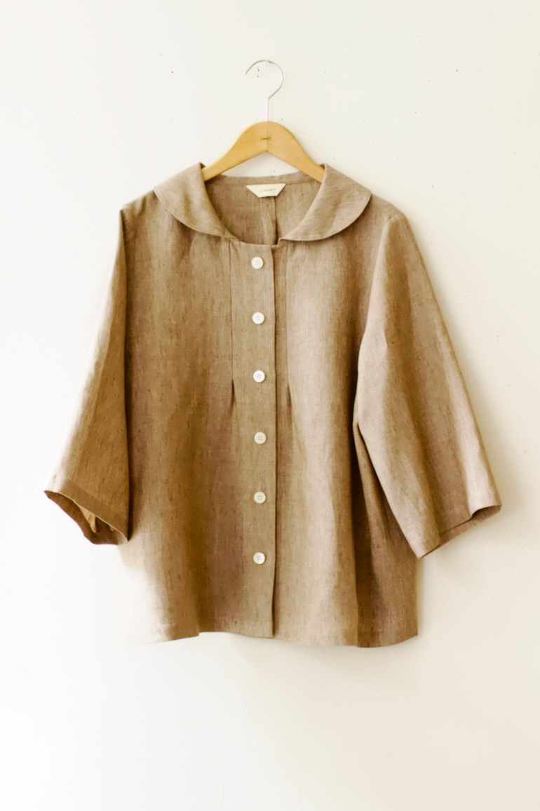 PDNo.126大きめヘチマ衿ブラウス　<br />シャンブレイサンドベ-ジュ