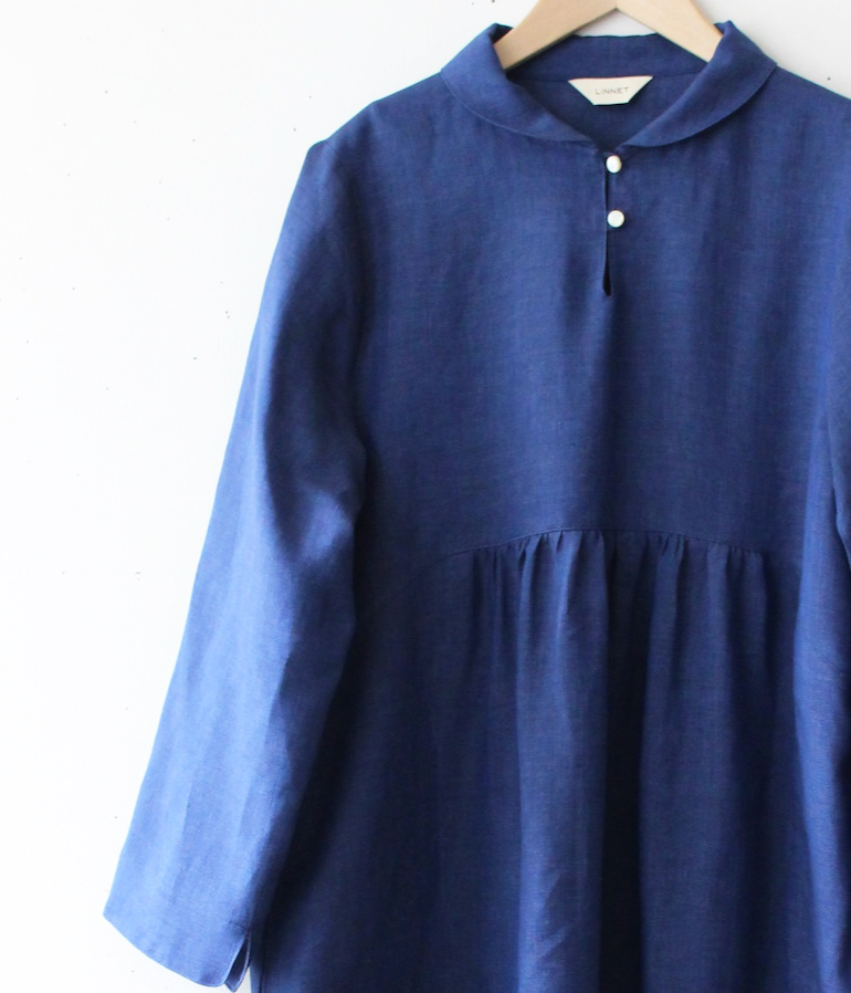 PD.No129スタンドショールカラーのドレス<br />シャンブレイネイビ-