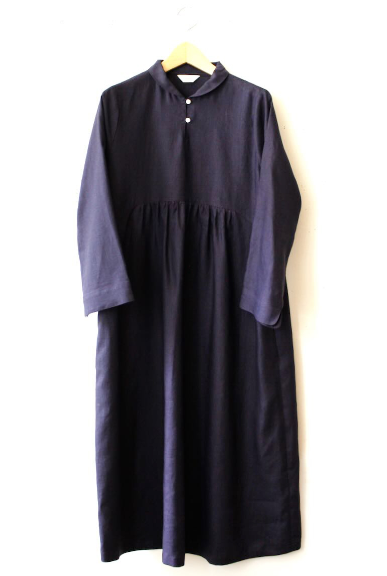 PD.No129スタンドショールカラーのドレス<br />クラシックオバジ-ン