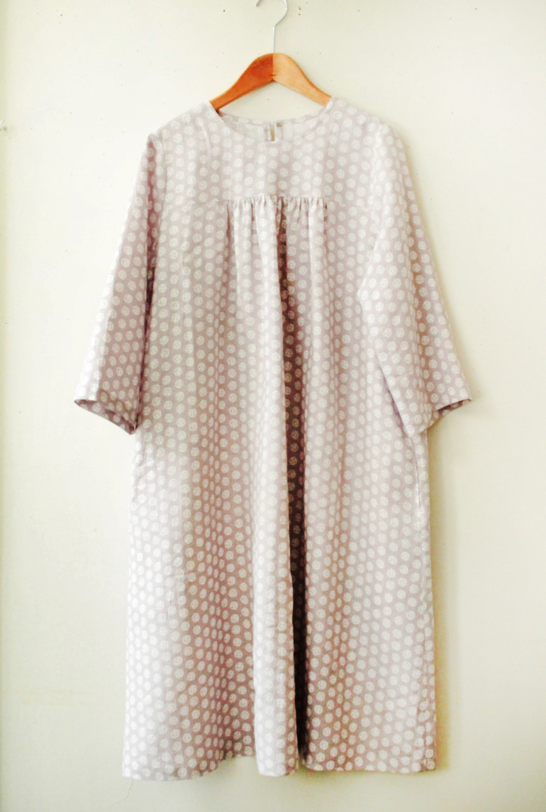 PDNo.132ヨークつきギャザードレスワンピース<br />LPロ-ズドットモ-ブ