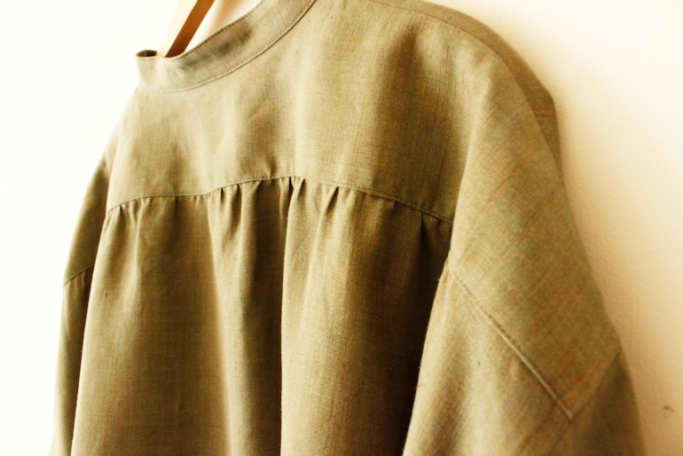 PD No.141　スタンドカラービッグシャツ長袖ギャザー<br />シャンブレイアンティ-クグリ-ン