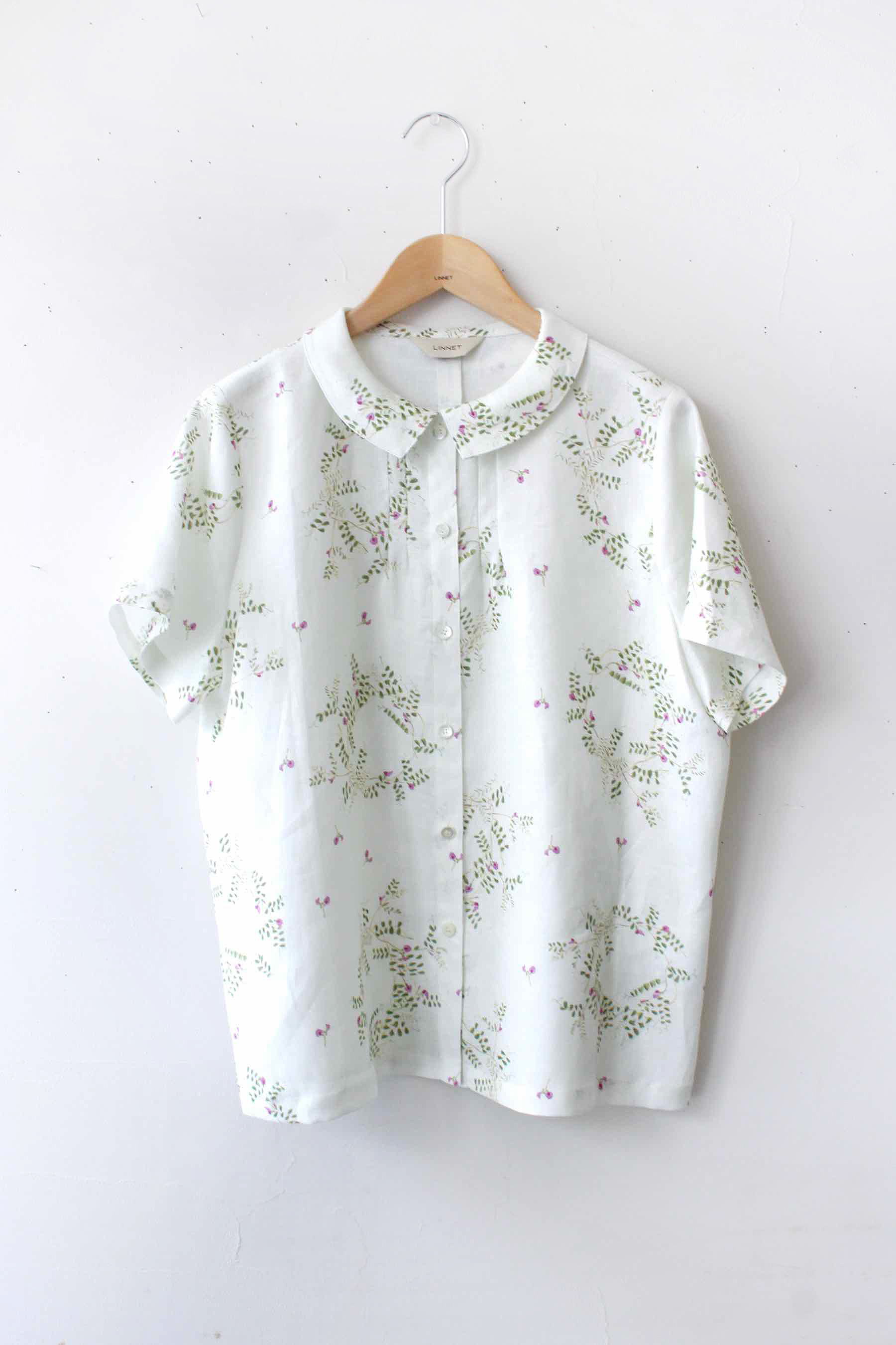 LINNET リネンプリント　カラスノエンドウ<br />オフ白