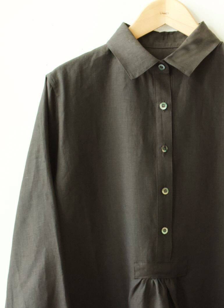 PD No.98シャツカラーブラウス　長袖<br />クラシックエスプレッソ