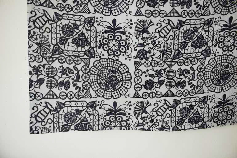 LINNET リネンプリント ルーマニアのテーブル<br />グレイ