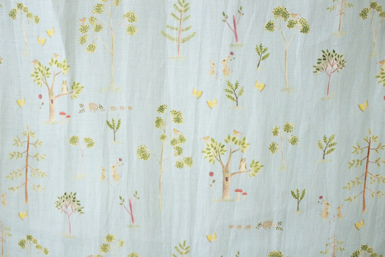 LINNET リネンプリント　木々<br />水縹みなはだ