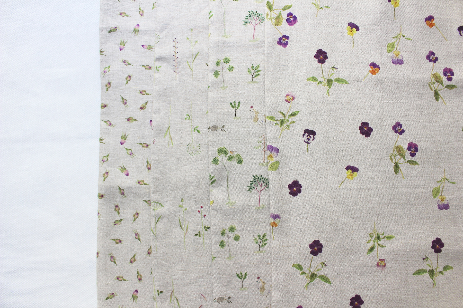 LINNET リネンプリント　薔薇つぼみ<br />Flax