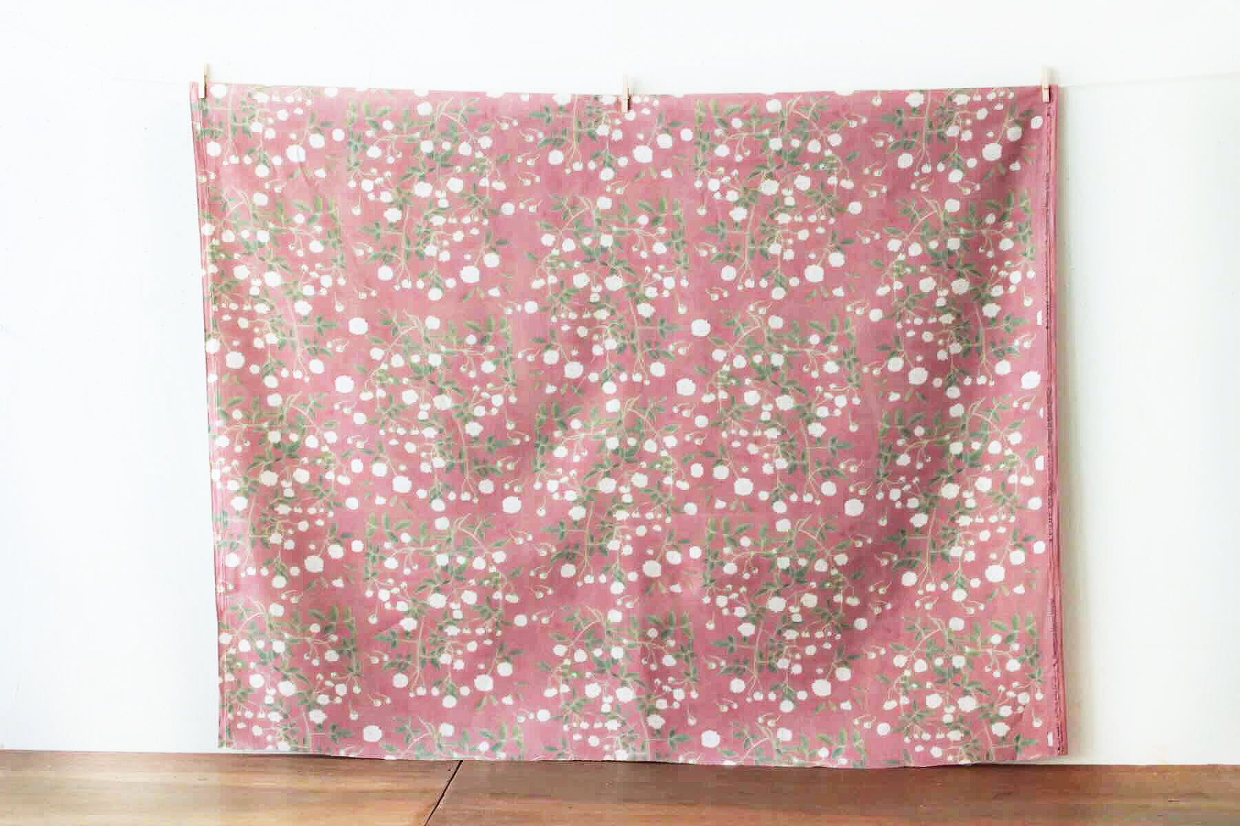 LINNET リネンプリント モッコウバラ<br />C#7紅樺色べにかば