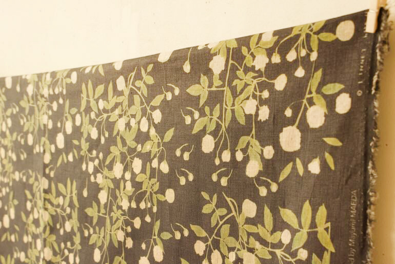 LINNET　リネンプリント　モッコウバラ<br />FLAX 黒