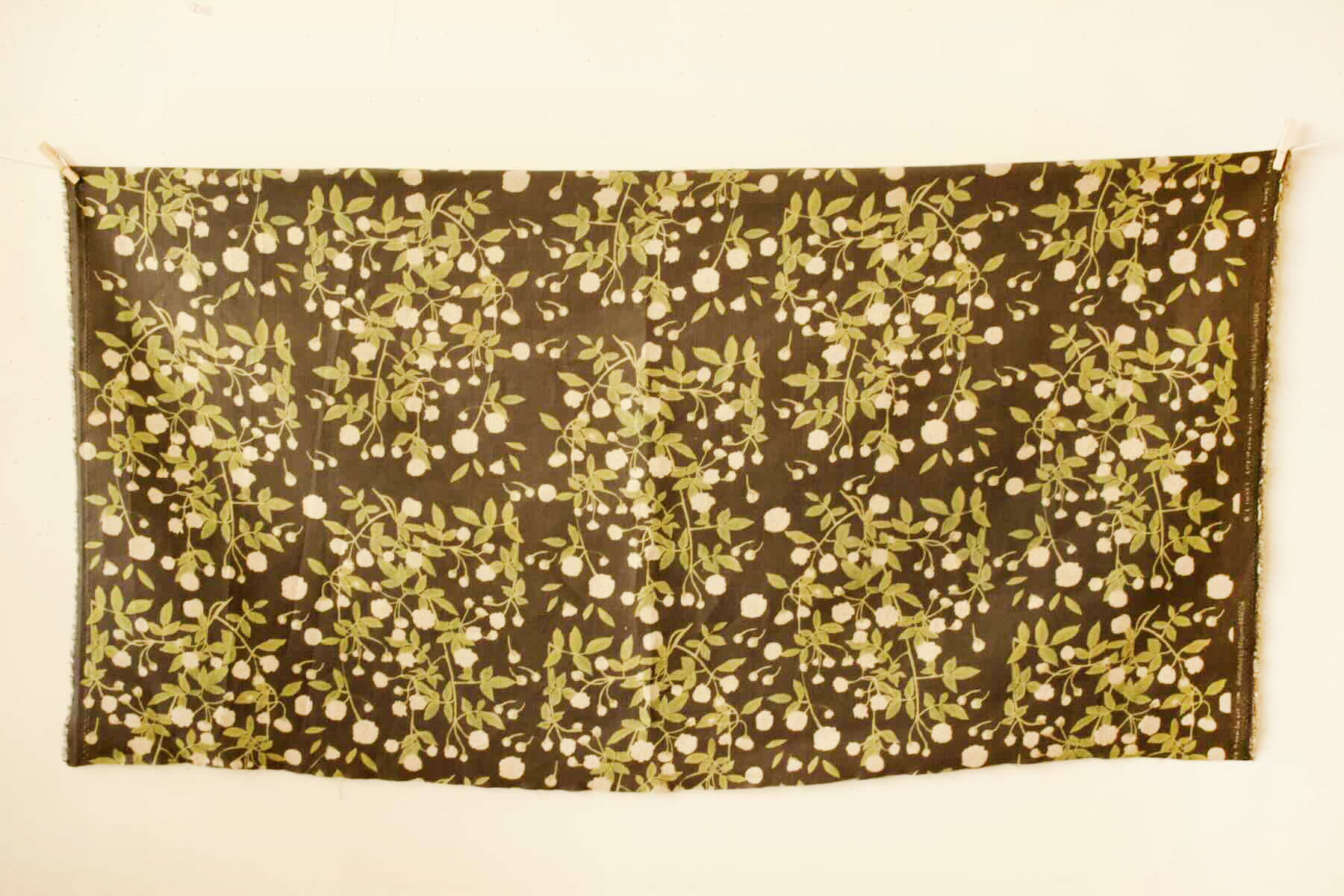 LINNET　リネンプリント　モッコウバラ<br />FLAX 黒