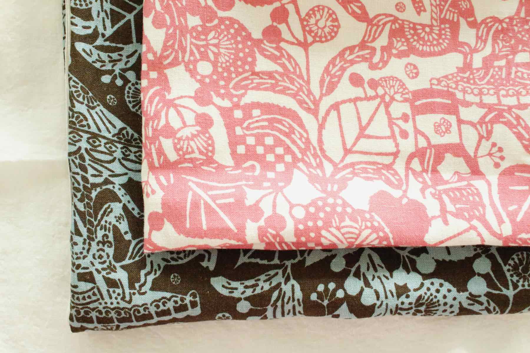 LINNET リネンプリント 森の回転木馬