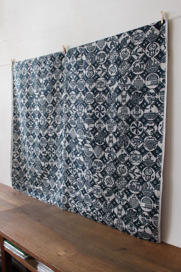 LINNET リネンプリントしりとり糸巻き<br />Flax藍