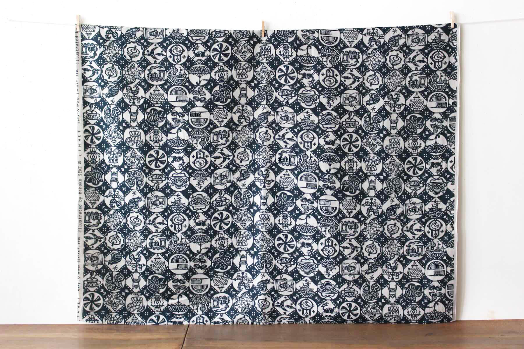 LINNET リネンプリントしりとり糸巻き<br />Flax藍