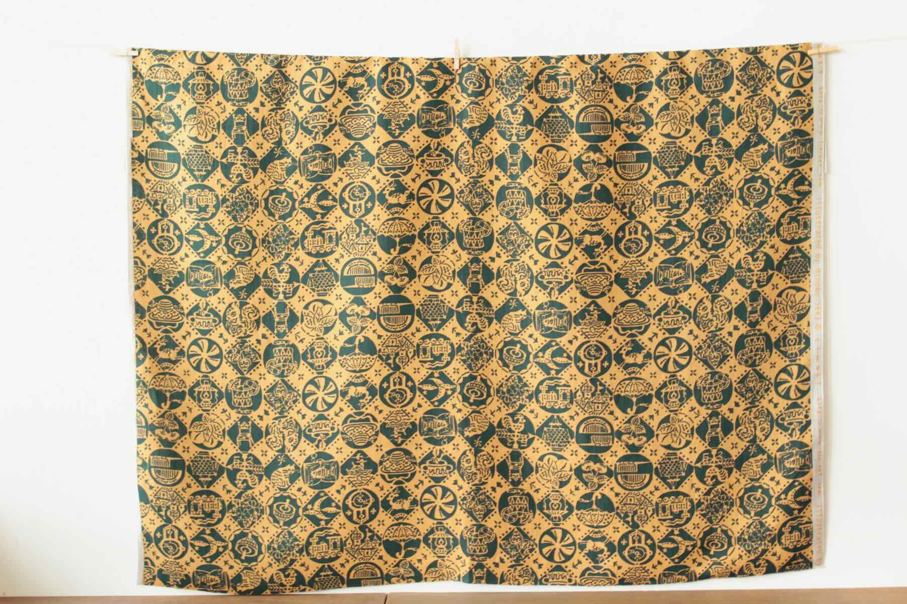 LINNET リネンプリントしりとり糸巻き<br />柿茶×紺鼠