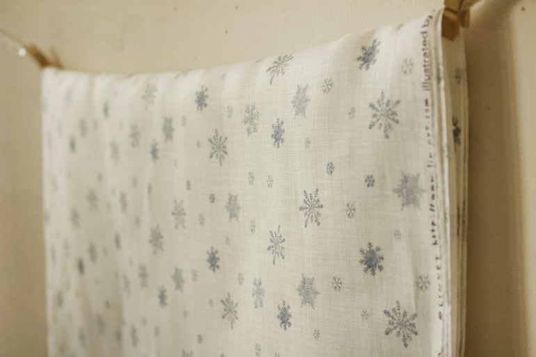 LINNET リネンプリント　スノーフレーク<br />Ow